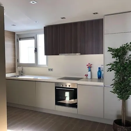Апартаменты Modern Penthouse With A Large Roof Terrace Close To The
