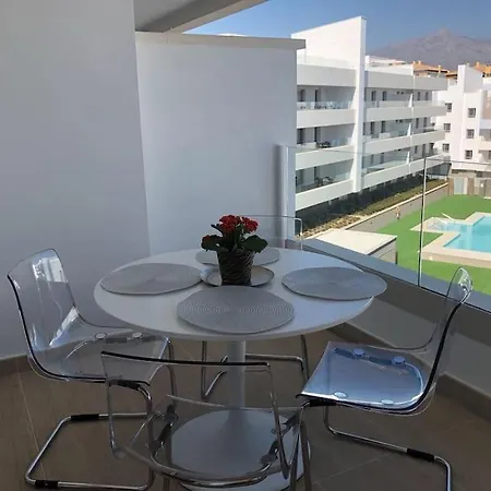 Апартаменты Modern Penthouse With A Large Roof Terrace Close To The